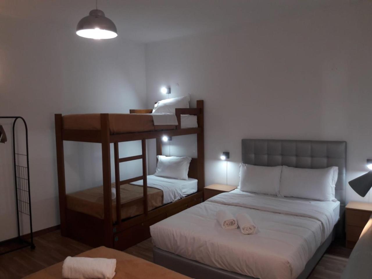 จัสต์ ลิสบอน Hostel ภายนอก รูปภาพ